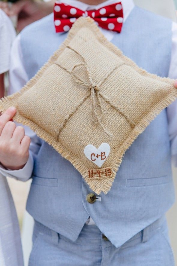 Burlap Ring Pillow - From 10 Great Ways To Use Burlap At Your Wedding