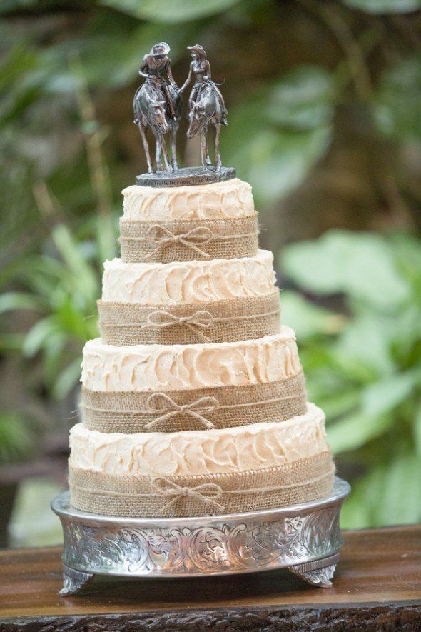 10 Amazing Burlap Wedding Cakes