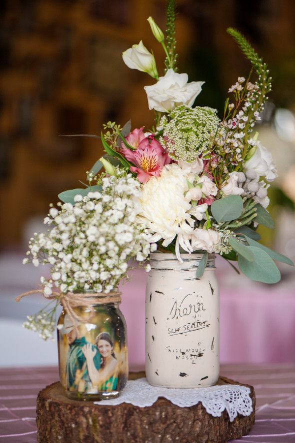 Amazing rustic country style wedding in a barn with cute details and elegant decorations 