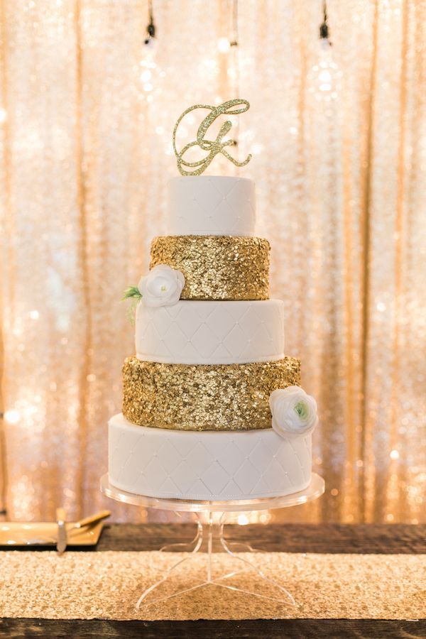 15 Gold  Wedding  Cakes  That Will Wow You Rustic Wedding  Chic