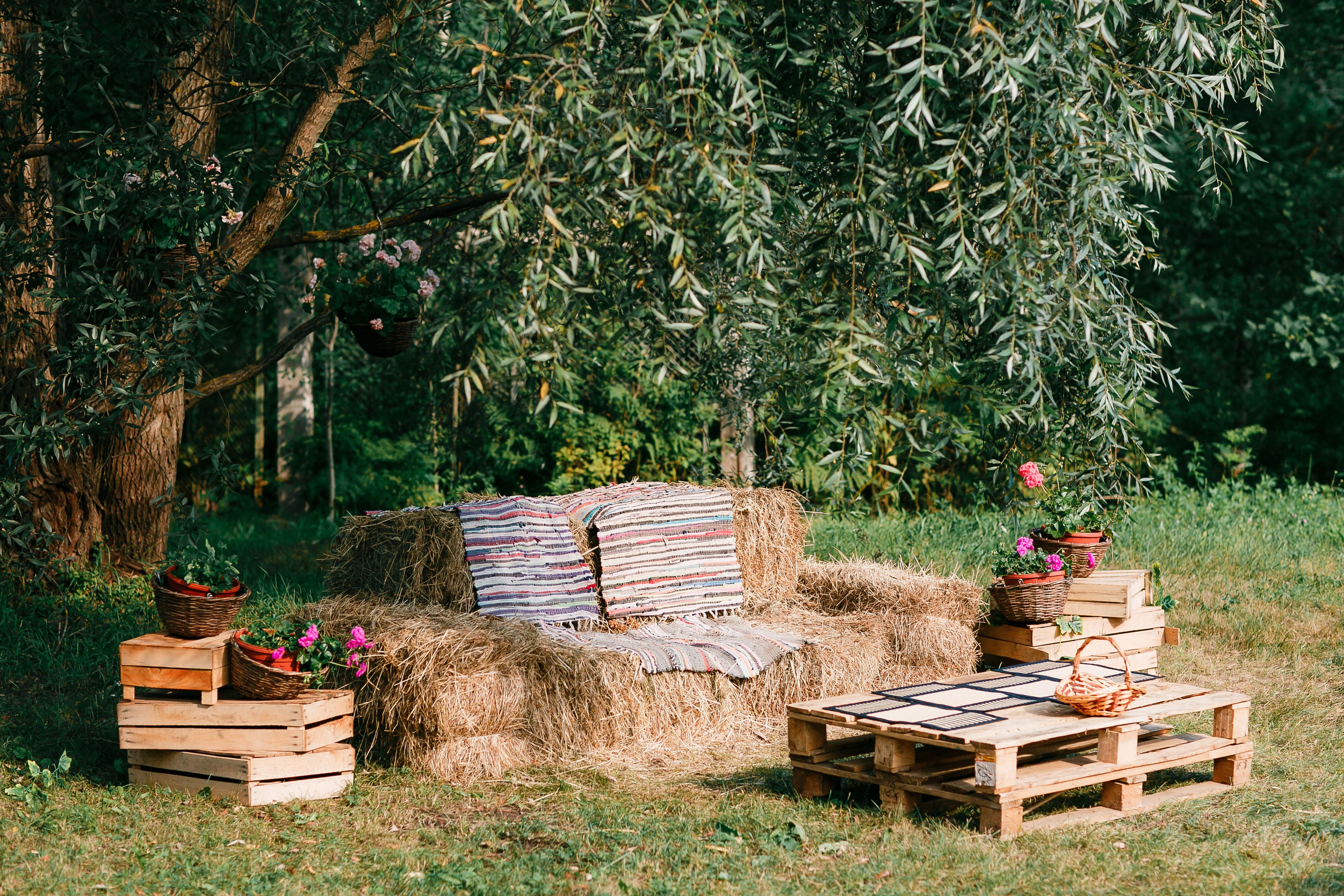 What You Need To Know When Planning A Backyard Wedding ...