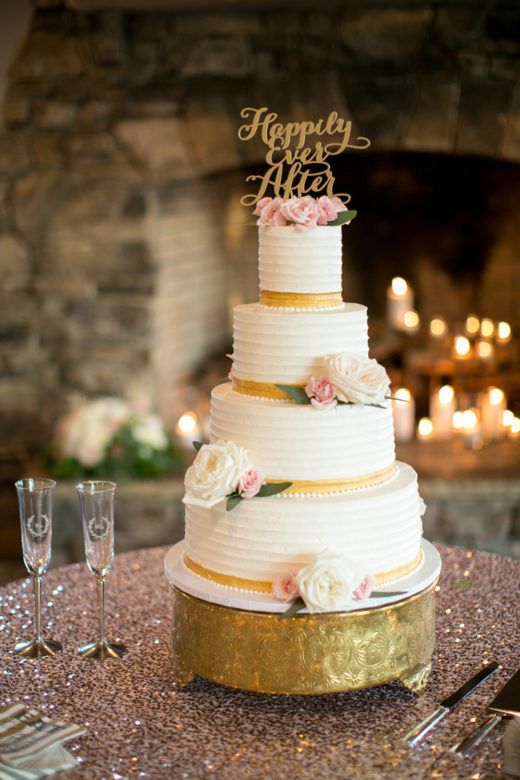 White & Gold Wedding Cake