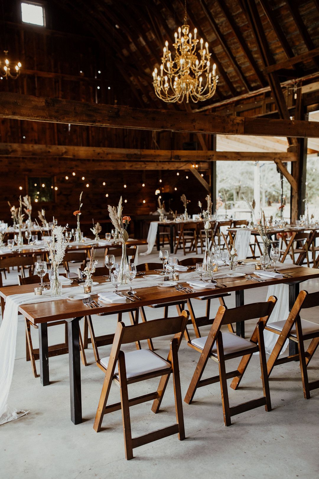 modern and romantic bohemian wedding tablescape