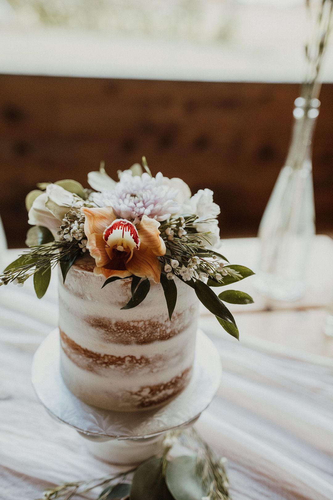 modern and romantic bohemian wedding cake