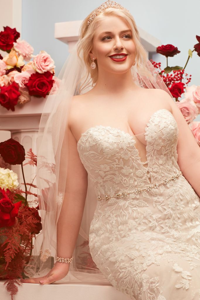 Bride wearing beaded 2021 fall wedding dress