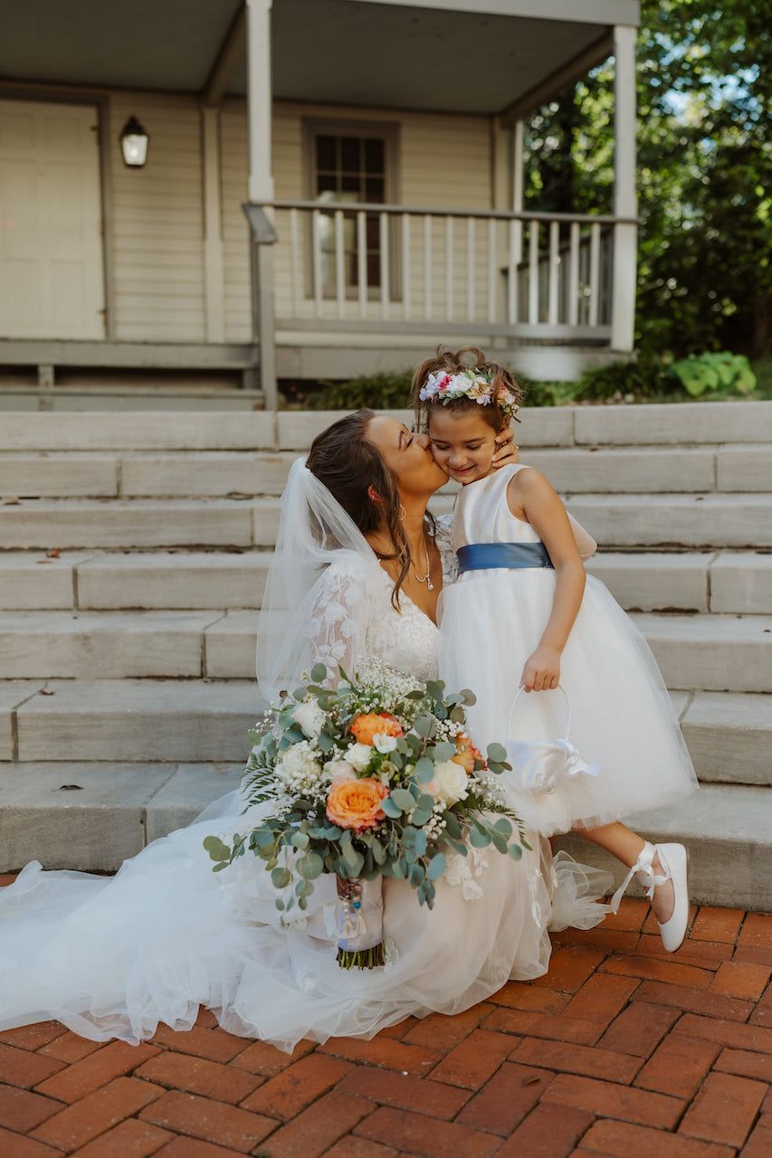 bride and flower girl at october wedding in tennessee