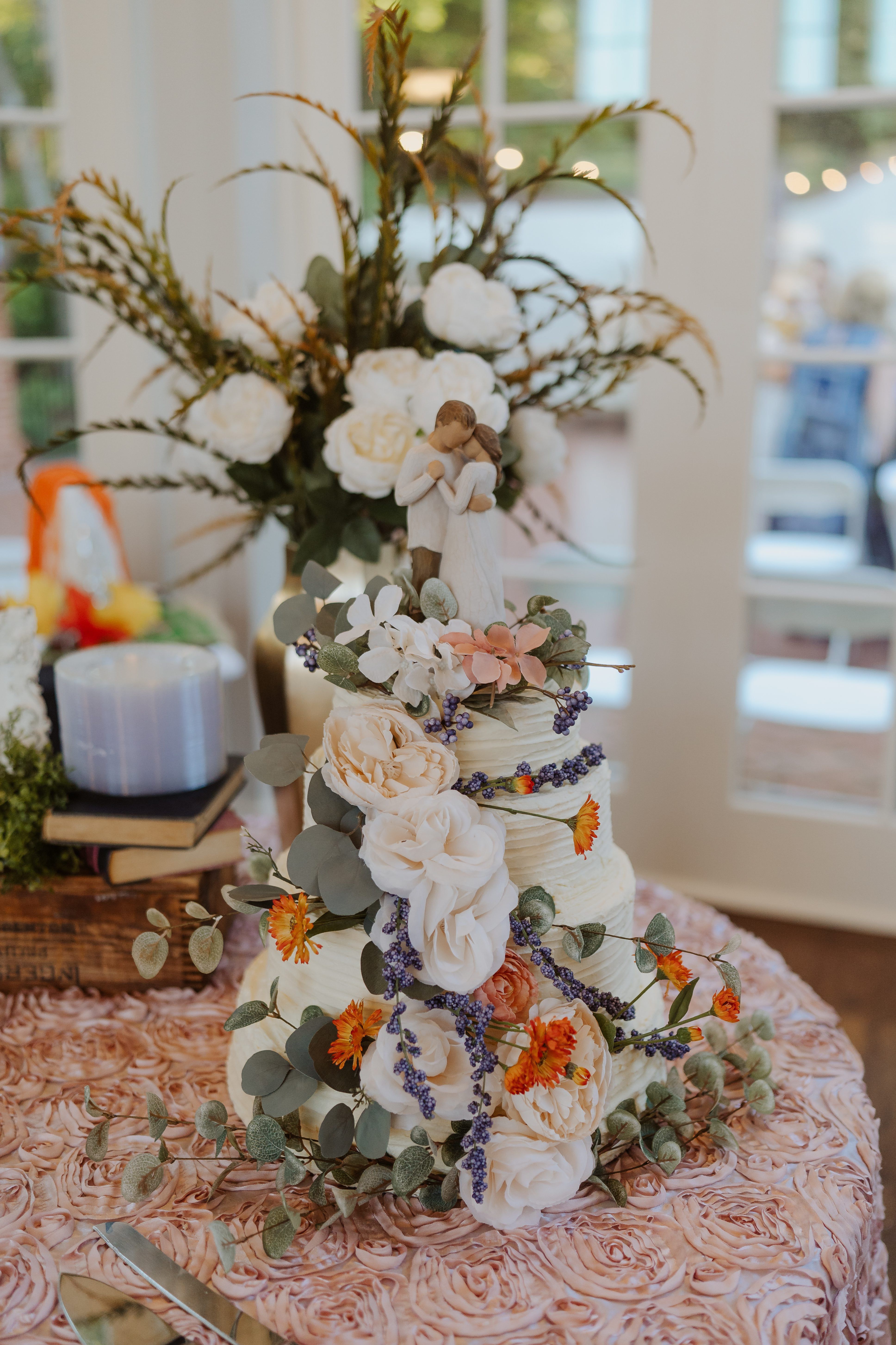 october wedding in tennessee wedding cake